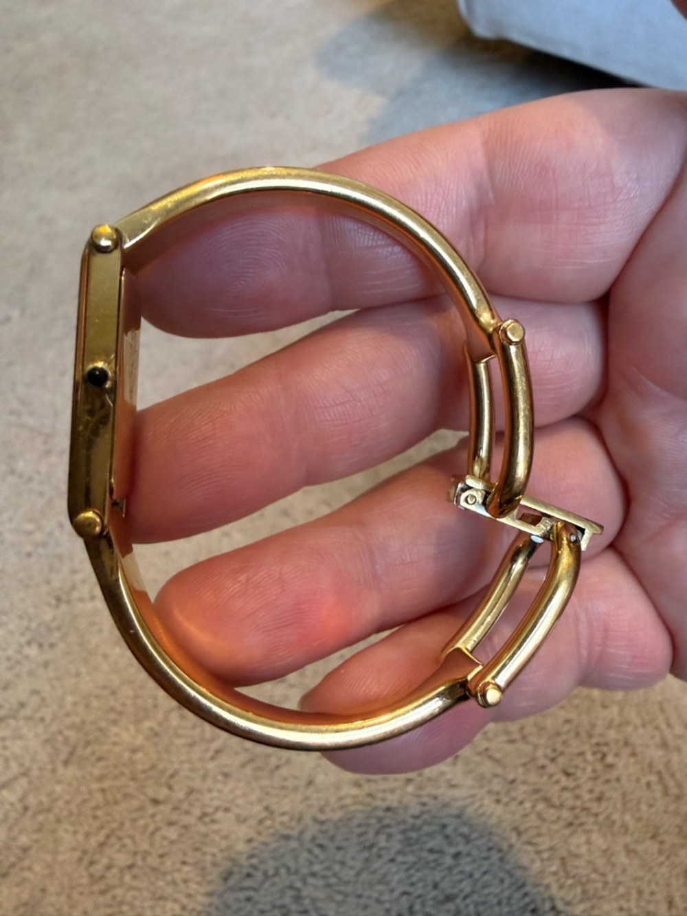 Gucci Gold-Tone Rectangular Mother-of-Pearl Bangle Watch - Picture 5 of 9